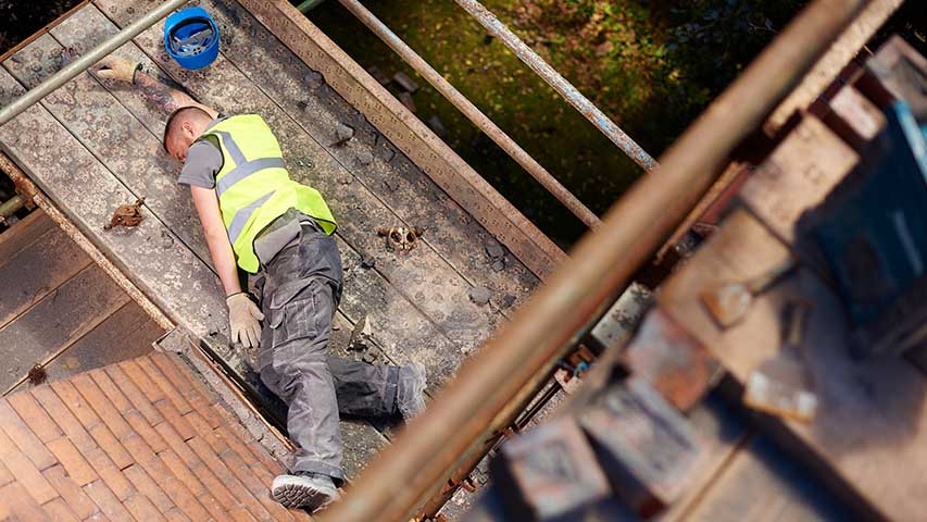 construction accident lawyers in syracuse ny from mcv law image of fallen construction worker